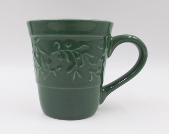 HOLIDAY HOME Ceramic Mug in Evergreen