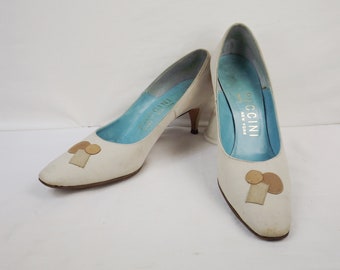 PUCCINI Rome Italy Designer Pumps in Winter White Pigskin Suede Leather US Size 7-1/2 N 7.5 Narrow