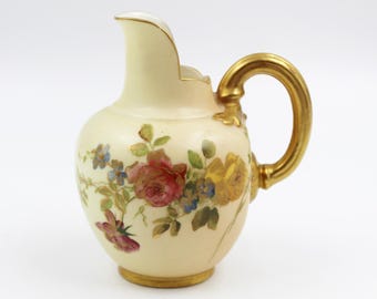 1904 ROYAL WORCESTER Jarro de fundo plano