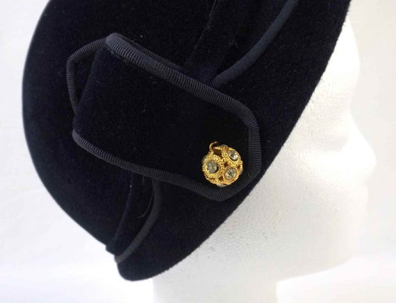 1920's ANN RELLIE Black Velvet Cloche Hat - image 5