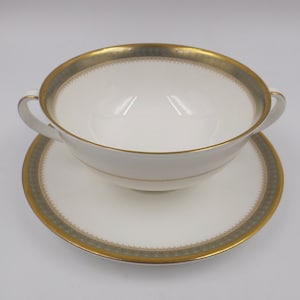1967 ROYAL DOULTON Clarendon Footed Cream Soup Bowl and Spodek Set