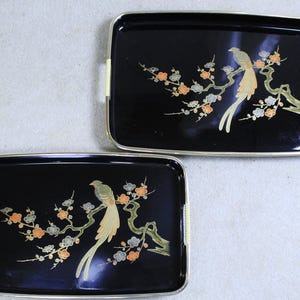 JAPAN Lacquer Ware Nesting Serving Trays Set of 2