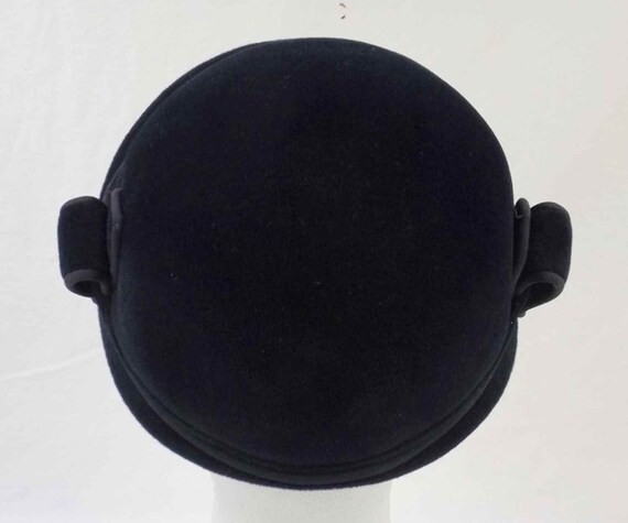 1920's ANN RELLIE Black Velvet Cloche Hat - image 6