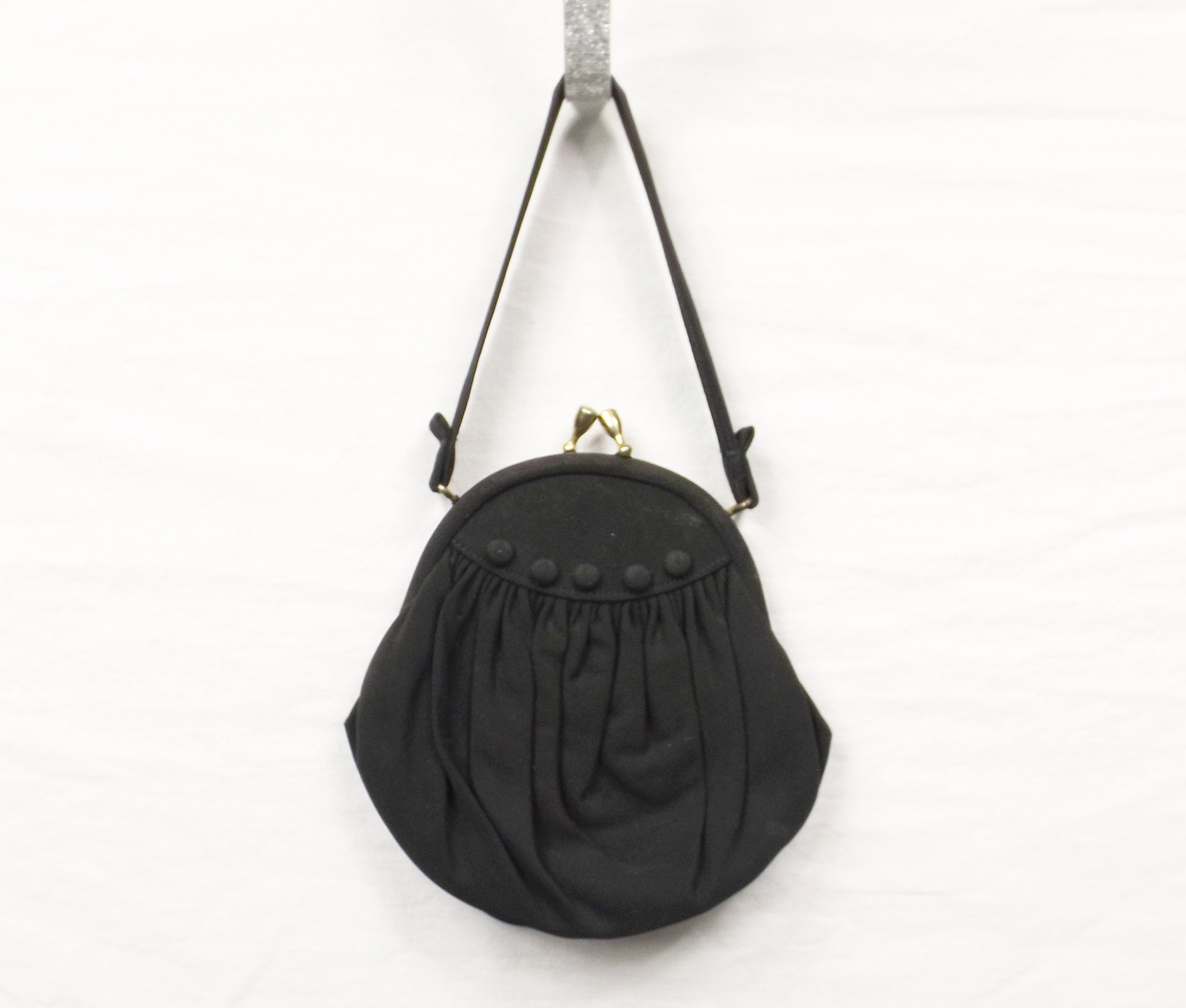 Bolsa Faille de seda preta muito vintage