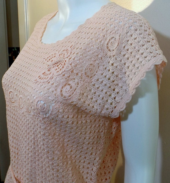 JIANGSU China Hand Crocheted Pink Top Size M or L - image 3