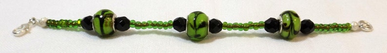 Upcycled Vintage Glass Bead Bracelet 7-5/8 image 4