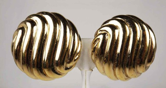 CINER Wavy Gold Tone Button Clip On Earrings - image 2