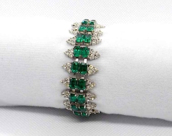 Smaragd groen stokbrood en duidelijke strass armband