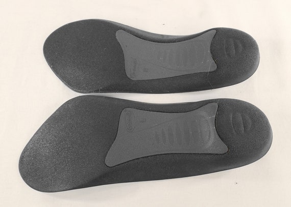 Two 2 Pair Shoe Insoles - image 6