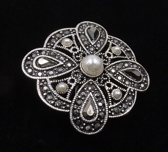 Victorian Reproduction Brooch - image 2