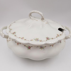 Vintage JOHNSON BROS Soup Tureen