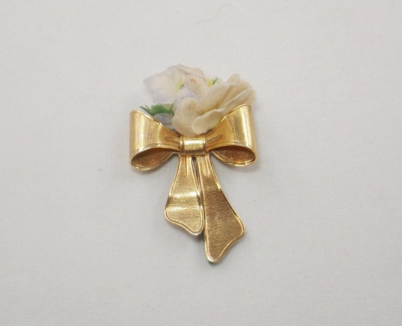 1980 AVON Bow Brooch with Silk Flowers