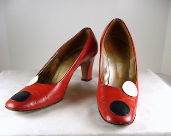VALLEY SHOES Red Leather Pumps With Dots Size 8 AAA 8 Very Narrow