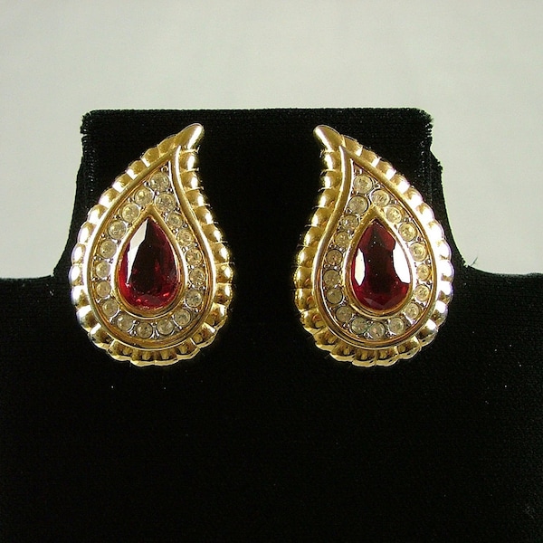 NINA RICCI Designer Paris, France Clip On Earrings vers 1960