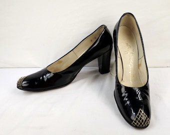 BAREFOOT ORIGINALS Black Patent Leather Pumps US Size 8S 8 Slim Narrow