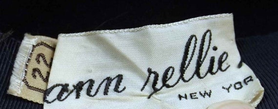 1920's ANN RELLIE Black Velvet Cloche Hat - image 9