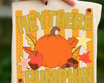 Hola Calabaza Rayada Otoño PNG, Diseño de Camiseta Campo de Calabazas Otoño, Carro Otoño Calabaza PNG, Moderno Retro Acción de Gracias Preppy ORIGINAL