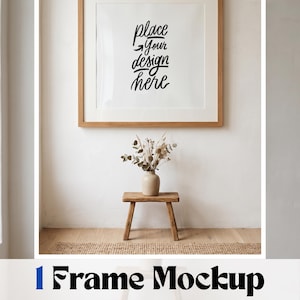 以下が含まれることがあります： 壁に掛けられた正方形の木製フォトフレームで、中には「place your design here」という文字があります。フレームの下には小さな木製のスツールがあり、ドライフラワーが入った陶器の花瓶が置かれています。画像にはPhotoshop、Canvaのアイコンとロゴが含まれています。