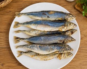 Oven Dried Salted Linna Fishes, Linna karawala, Traditional Seafood for Cooking and Recipes