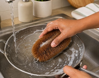 Handmade Coconut Coir Scrubbing Brush, Eco-Friendly Kitchen Cleaning Brush for Pots, Pans & Dishes
