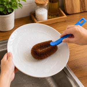 Handmade Coconut Coir Scrubbing Brush with Handle, Natural Kitchen Dish Pot Pan Cleaning Brush