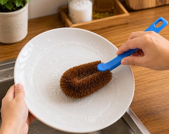 Handmade Coconut Coir Scrubbing Brush with Handle, Natural Kitchen Dish Pot Pan Cleaning Brush
