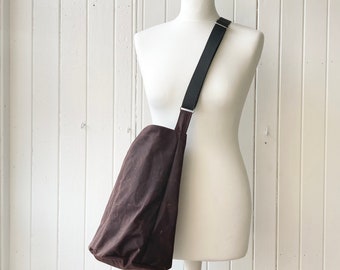 conker medium oilskin bucket bag