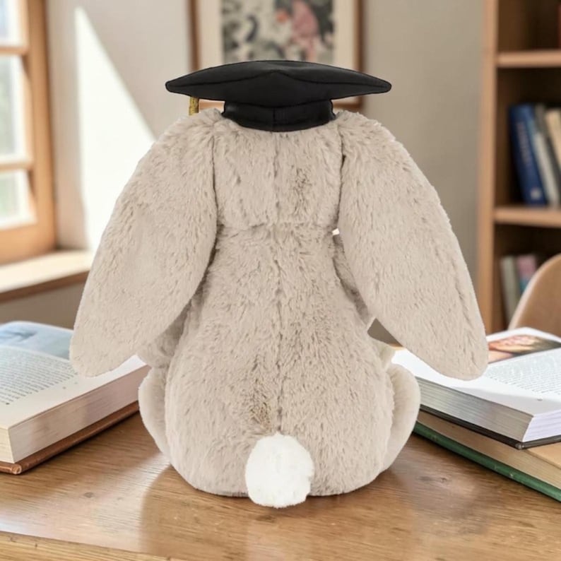 Peluche Jellycat Bashful Beige Bunny Graduation Con Bolsa Antipolvo peluche-jellycat-bashful-beige-bunny-graduation-con-bolsa-antipolvo