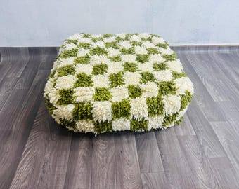 Pouf marocain artisanal en laine ,Beni Ourain, coussin carré Azila, boho pouf