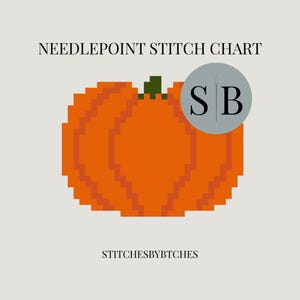Puede incluir: Un gráfico de punto de aguja que muestra una calabaza naranja pixelada con un tallo verde oscuro. El texto dice NEEDLEPOINT STITCH CHART en la parte superior y STITCHESBYBTCHES en la parte inferior. Un logo gris circular contiene las letras SB y una aguja.