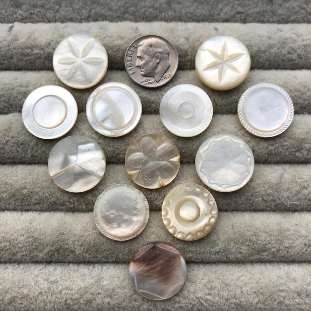 Lot of 12 Assorted Vintage & Antique Carved Pearl Shank Buttons Carved ...