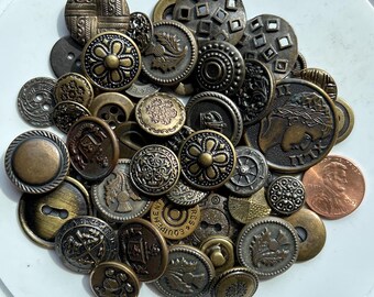 Lot of 16 Assorted Vintage Large Metal Gold & Bronze Color Buttons ...