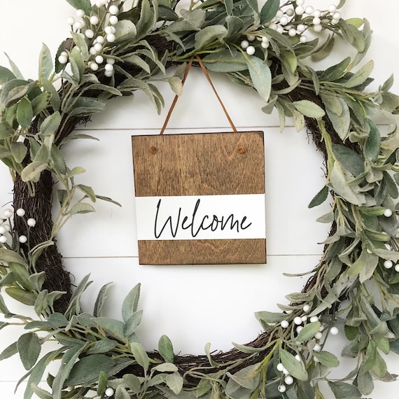 Rustic Door Hangers Welcome Wreath Sign for Farmhouse Front Porch Decor 