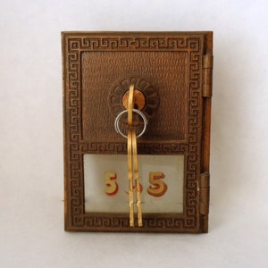 Antique Brass Bronze Yale Post Office Door 3 5/8&quot; x 5&quot; Postal PO Box Mailbox LockBox Collectible WAGON WHEEL Lock & Key Retirement MailBox