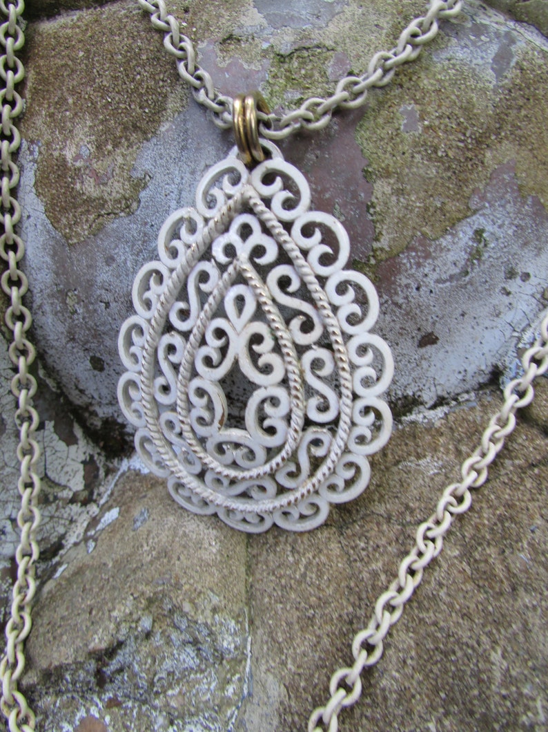 Avon Necklace 1960s