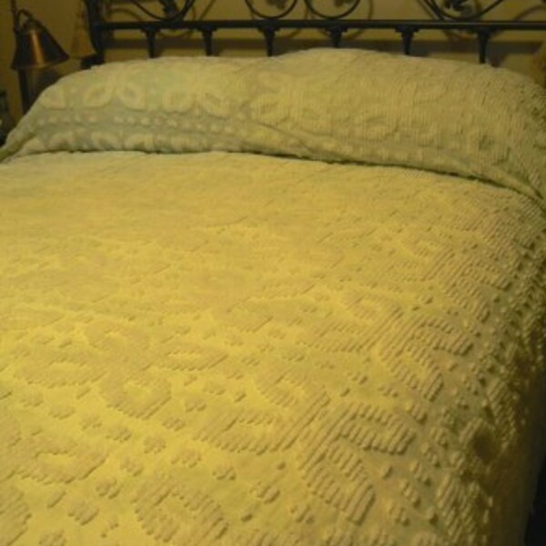 vintage bedding   ... RETRO Hot CHENILLE BEDSPREAD Butterfly Patterned ....