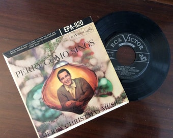vintage Christmas Tunes ... PERRY COMO sings Merry Christmas Music  45 RECORD in Sleeve ...