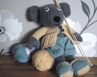 Miss Mousey PDF Knitting Pattern