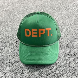 Gorra de camionero DEPT verde / Gorra unisex estilo streetwear con cierre ajustable de malla / Gorra de béisbol con gráfico de estilo retro