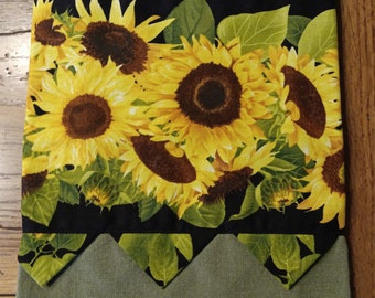 Sunflowers and Prairie Points Tea Towel Dunroven House Sage Green Cotton " by 28" FREE SHIPPING