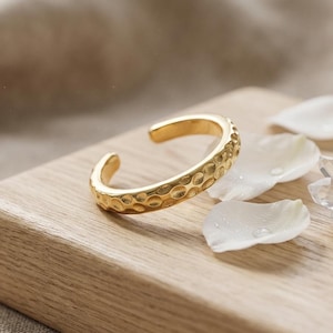 Hamrad guldtåring i 925 sterlingsilver, justerbar öppen ring, bohemiskt fotsmycke, stapelbar present till henne