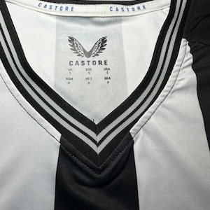 Newcastle United F.C. 2023/24 Home Football Shirt (Size S) image 3