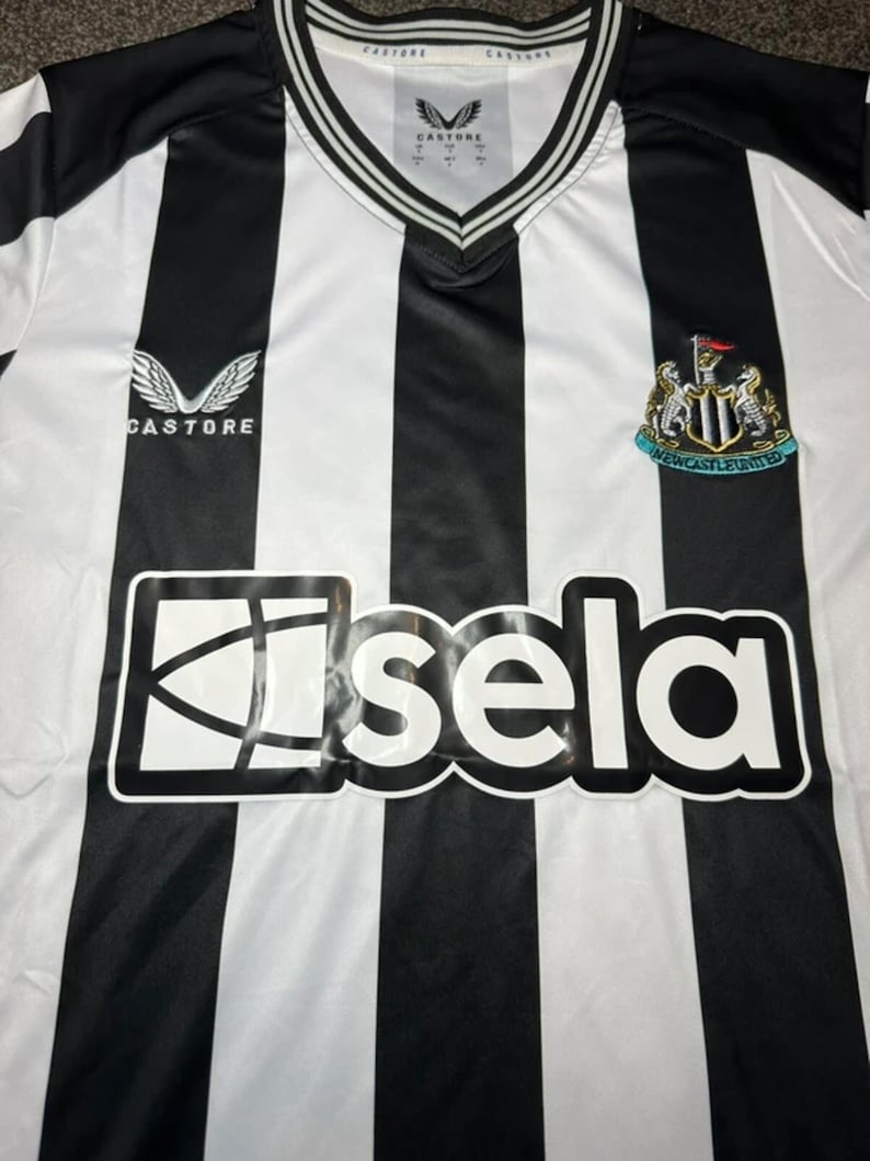 Newcastle United F.C. 2023/24 Home Football Shirt (Size S) image 4