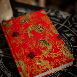 Blanco hardcover met rood-gouden Japanse koi-visprint - 200 pagina's - A5-formaat