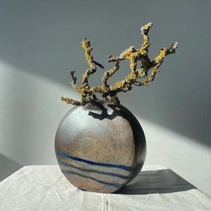 GETTER Studio Pottery Flat Moon Vase | Danskt stengods Ikebana-kärl | Sällsynt vintage skandinavisk keramik | Anne Grethe Hundstrup