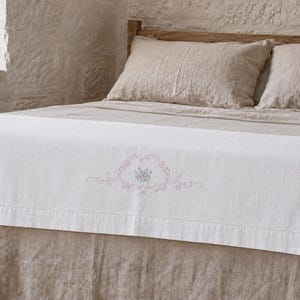 Vintage 1970s Italian Double Bed Sheet – Hand-Embroidered Floral Top Sheet