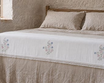 Sábana italiana vintage de los años 70 para cama doble: sábana superior floral bordada a mano con encaje de ganchillo.
