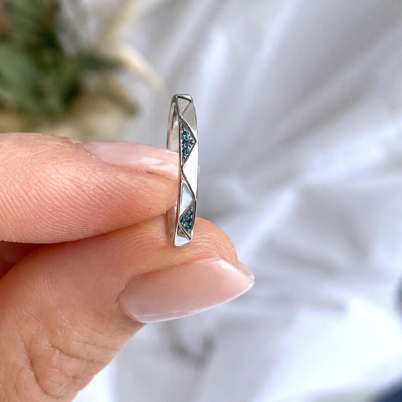Faceted Pavé Teal Sapphire Wedding Band / Australian Stacking Ring / 14k White Gold Eternity image 7