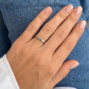 Faceted Pavé Teal Sapphire Wedding Band / Australian Stacking Ring / 14k White Gold Eternity image 5