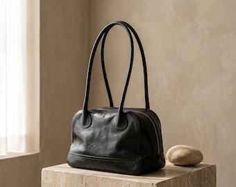 Borsa a mano in pelle fatta a mano, borsa bowling vintage in pelle bovina da donna, borsa a tracolla in vera pelle morbida, borsa minimalista per tutti i giorni